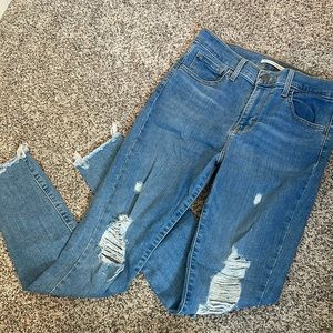 Size 27 high rise Levi skinny distressed jeans